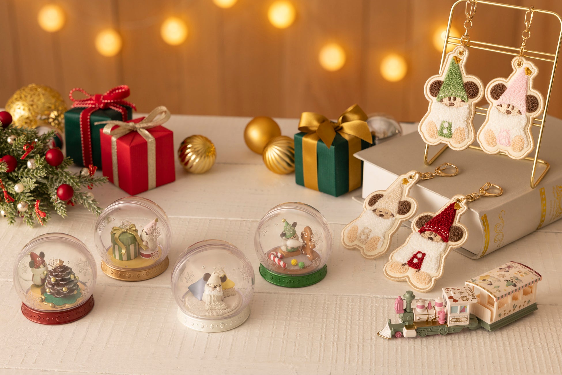 「ディズニー・クリスマス」“リルリンリン”のスノードームをイメージしたミニチュアフィギュアコレクション