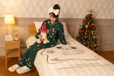 「ディズニー・クリスマス」冬のおうち時間を楽しむ“リルリンリン”のルームウェアなどのグッズ
