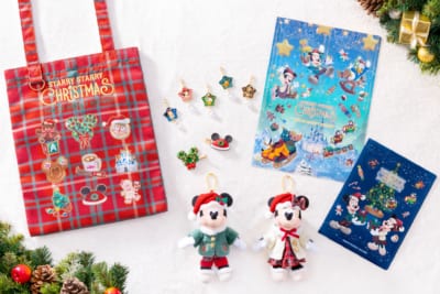 「ディズニー・クリスマス」ミッキーマウスと仲間たちがデザインされたクリアホルダー
