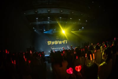 『テニプリ 25th Anniversary Event -Fever- Vol.1』LIVEコーナーの客席とステージ