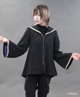 ローブデザインジャケットの正面着用例