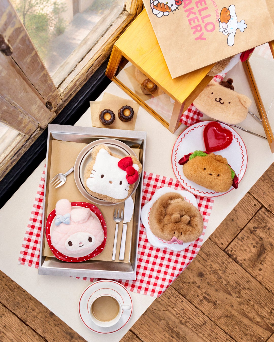 HELLO BAKERYのパンぬいぐるみ