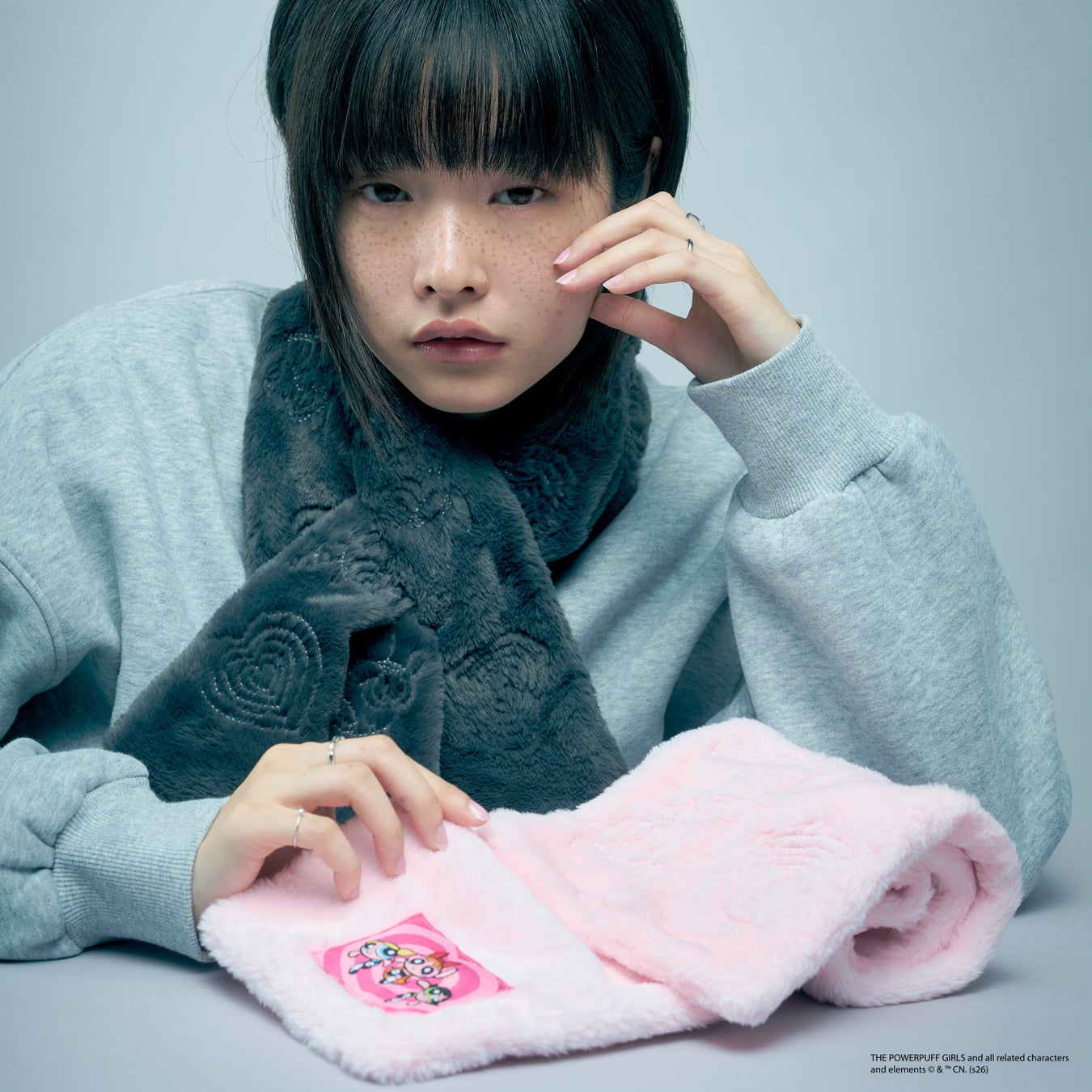 『パワーパフ ガールズ』『フェイクファー刺繍マフラー』のイメージ(1)
