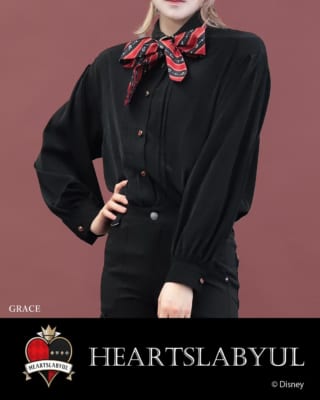 ハーツラビュルのアカのリボンタイ付きシャツ