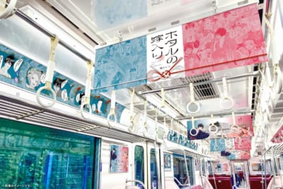 名シーンと名台詞が彩るコラボ電車の車内イメージ