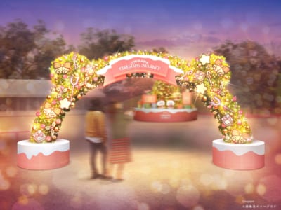 「ちいかわクリスマスマーケット」の会場エントランスのちいかわをかたどったリース風のウェルカムゲート