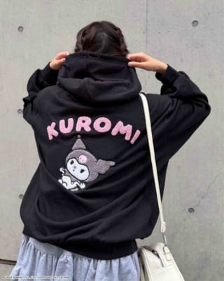 『サンリオキャラクターズ』×AS KNOW AS plus Wzipスウェットパーカー クロミ(ブラック)の別カット