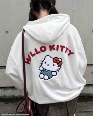 『サンリオキャラクターズ』×AS KNOW AS plus Wzipスウェットパーカー ハローキティ(アイボリー)の別カット