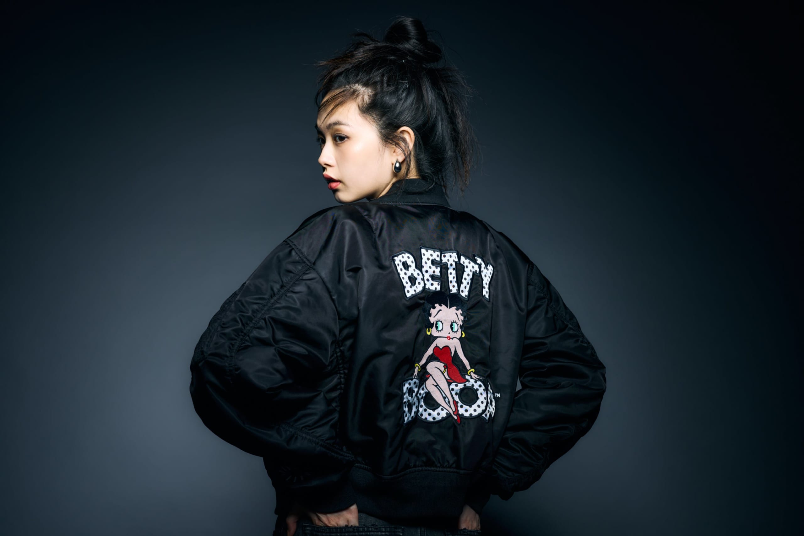 Betty Boop×AZUL BY MOUSSY MA-1の背面デザイン