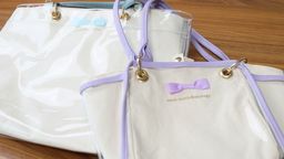 あなたはどちらのタイプを選ぶ？earthのユーザーの声で進化し続ける痛バッグ第2弾をご紹介！注文も受付け中！