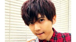 これは確かに轟焦凍な服!『ヒロアカ』2期打ち上げに梶裕貴さんが轟カラーな服で参加!