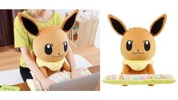 あなたの作業をイーブイがお手伝い！『ポケモン』PCクッションにイーブイが仲間入り！