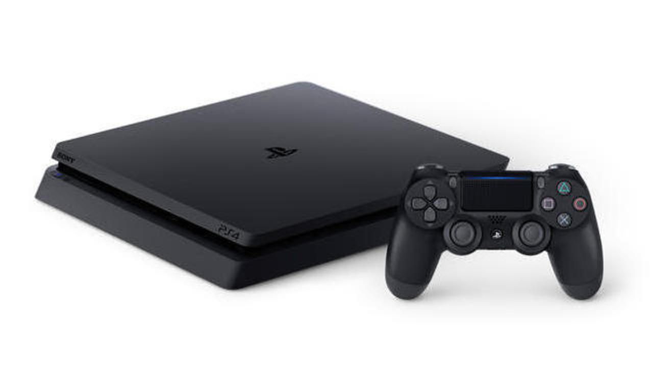 人気ゲームをPS4で！PS4が小さく、価格も下がって登場！更に高品質になった「Pro」も発売